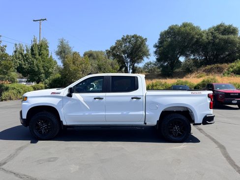 Used 2021 Chevrolet Silverado 1500 Custom Trail Boss w/ Safety Confidence Package AWD/4WD image 1