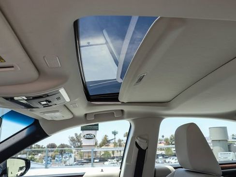 Used 2025 Lexus ES 300h w/ Premium Package FWD image 21