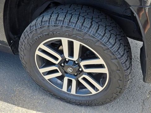 Used 2018 Toyota 4Runner SR5 image 8