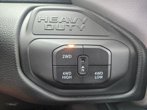 New 2026 RAM 2500 Big Horn AWD/4WD image 14