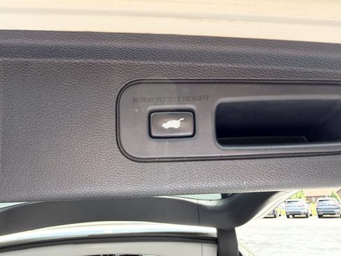 Used 2018 Honda Odyssey Elite image 9
