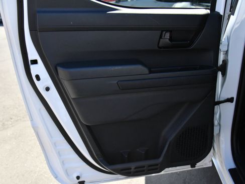Used 2024 Toyota Tacoma SR5 AWD/4WD image 36