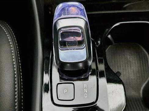 Used 2025 Volvo XC40 B5 Plus AWD/4WD image 25