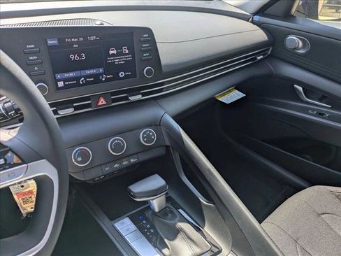 New 2026 Hyundai Elantra SE FWD image 13