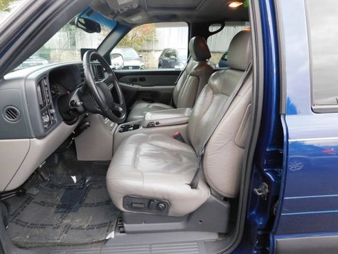 Used 2001 Chevrolet Tahoe LT w/ LT Preferred Equipment Group AWD/4WD image 8