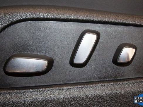 Used 2024 Cadillac XT6 Premium Luxury image 23