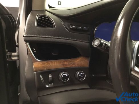 Used 2017 Cadillac Escalade Luxury image 22