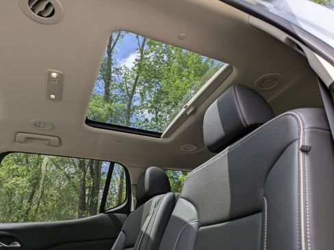 Certified 2023 GMC Acadia Denali w/ Denali Ultimate Package AWD/4WD image 30