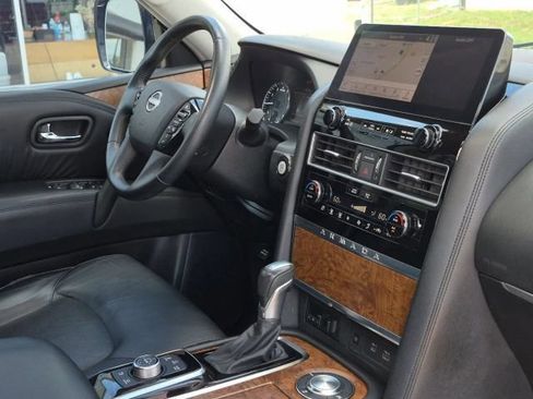 Used 2021 Nissan Armada SL w/ Captain's Chairs Package RWD image 13