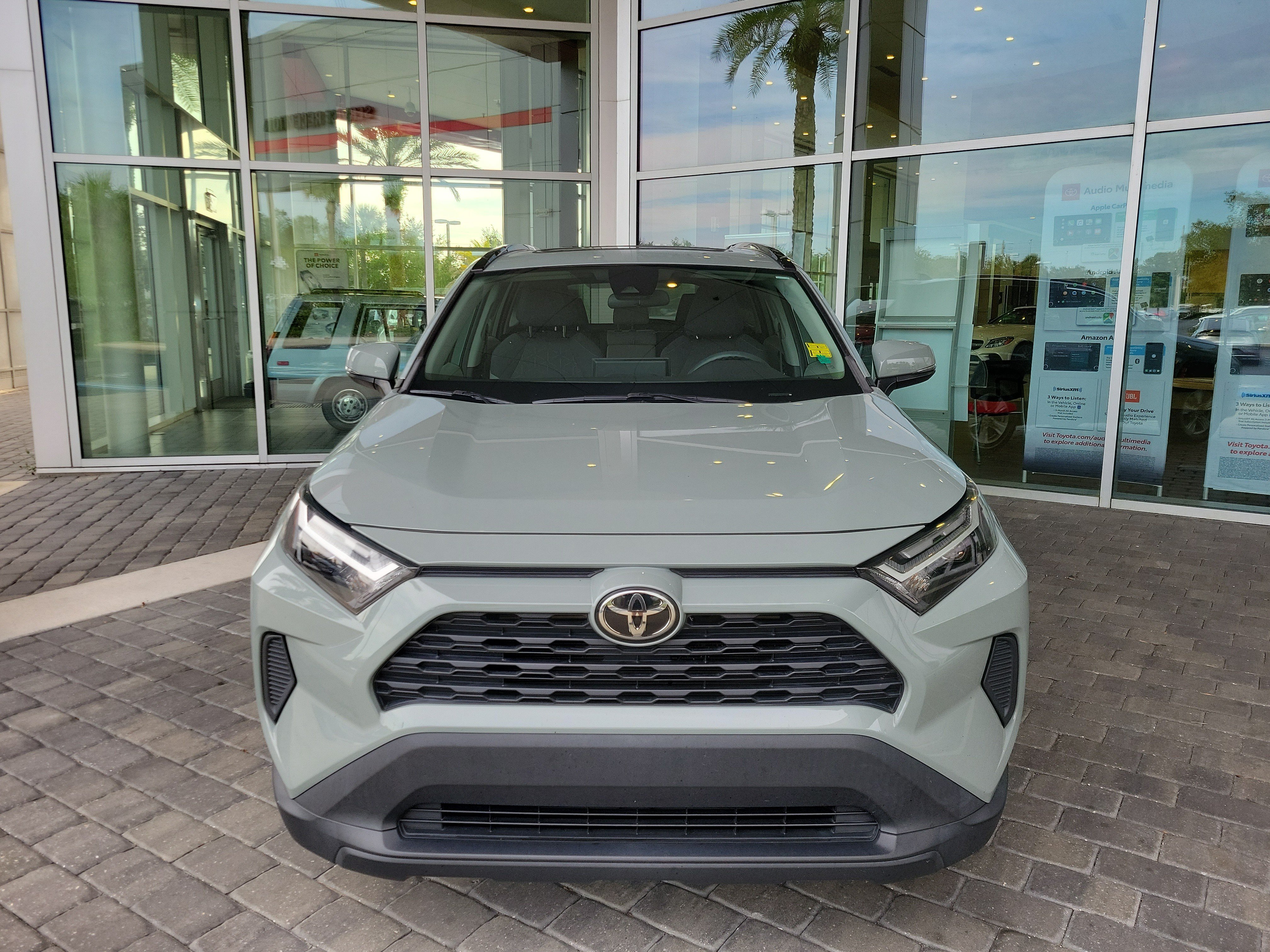 Used 2022 Toyota RAV4 XLE w/ Convenience Package FWD image 9
