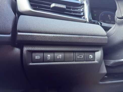 Used 2025 Toyota Camry LE FWD image 20