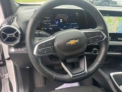 Certified 2025 Chevrolet Equinox LT AWD/4WD image 16
