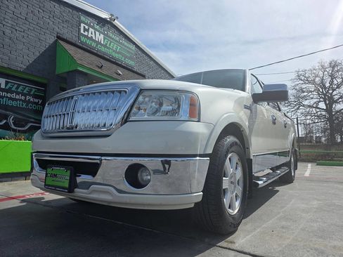 Used 2008 Lincoln Mark LT 2WD image 2