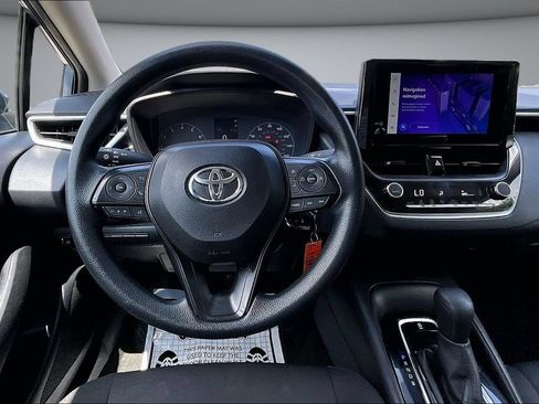 Used 2025 Toyota Corolla LE FWD image 8