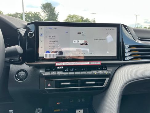 Used 2026 Toyota Camry SE FWD image 23