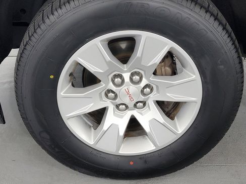 Used 2018 GMC Canyon SLE w/ SLE Convenience Package image 10