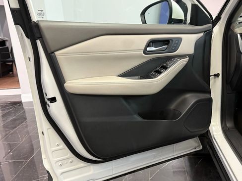 Used 2022 Nissan Rogue SL w/ SL Premium Package FWD image 7