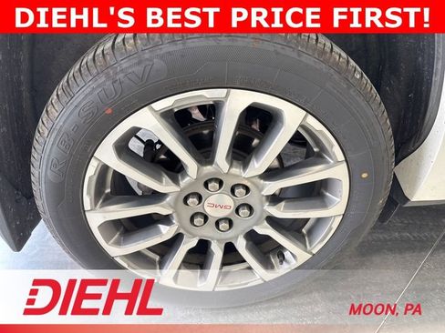 Used 2022 GMC Acadia Denali w/ Denali Ultimate Package AWD/4WD image 5