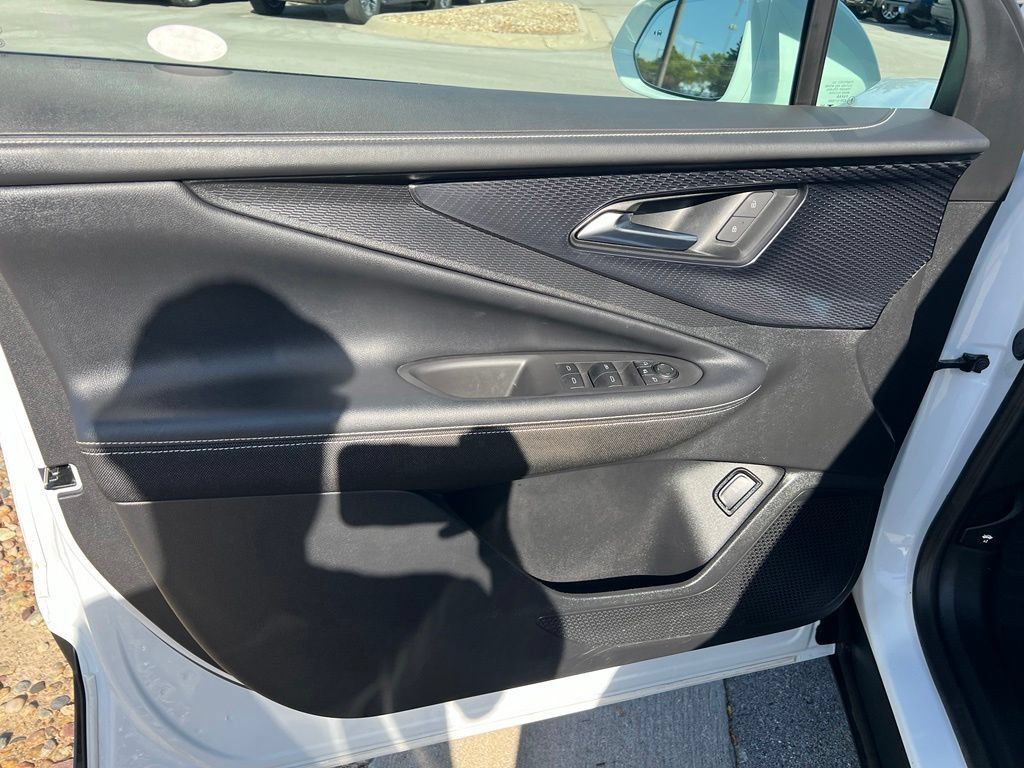Used 2024 Chevrolet Blazer EV LT AWD/4WD image 17