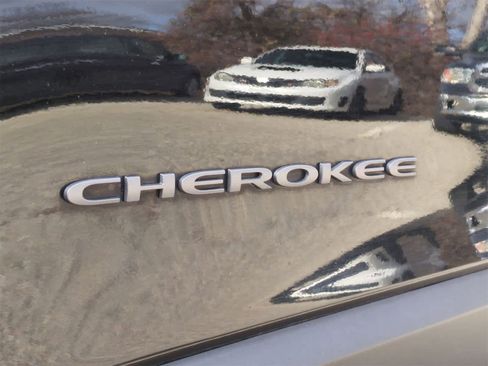 Certified 2019 Jeep Cherokee Trailhawk w/ Cold Weather Group image 13