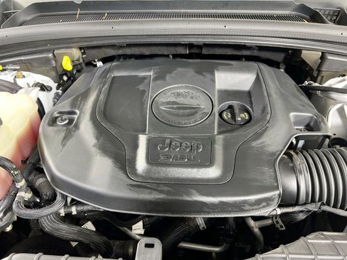 Used 2022 Jeep Grand Cherokee Overland AWD/4WD image 30