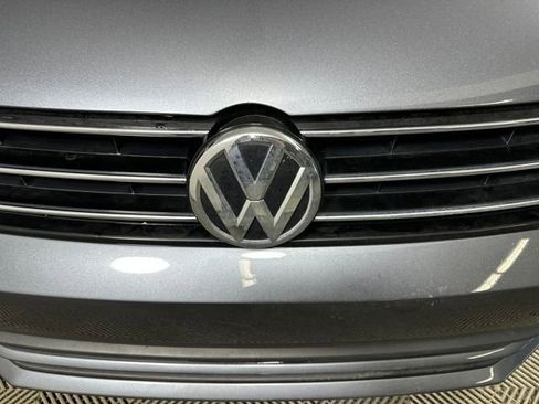 Used 2016 Volkswagen Jetta S image 9