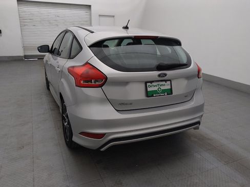 Used 2016 Ford Focus SE w/ SE Sport Package image 5