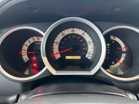 Used 2012 Toyota Tacoma PreRunner image 28