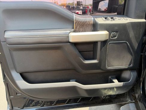 Used 2019 Ford F250 Lariat w/ Lariat Ultimate Package AWD/4WD image 18