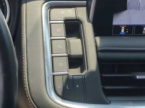 Used 2021 Chevrolet Tahoe High Country AWD/4WD image 16
