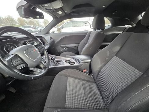 Used 2023 Dodge Challenger SXT image 16