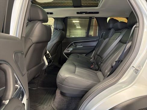 Used 2024 Land Rover Range Rover SE image 37