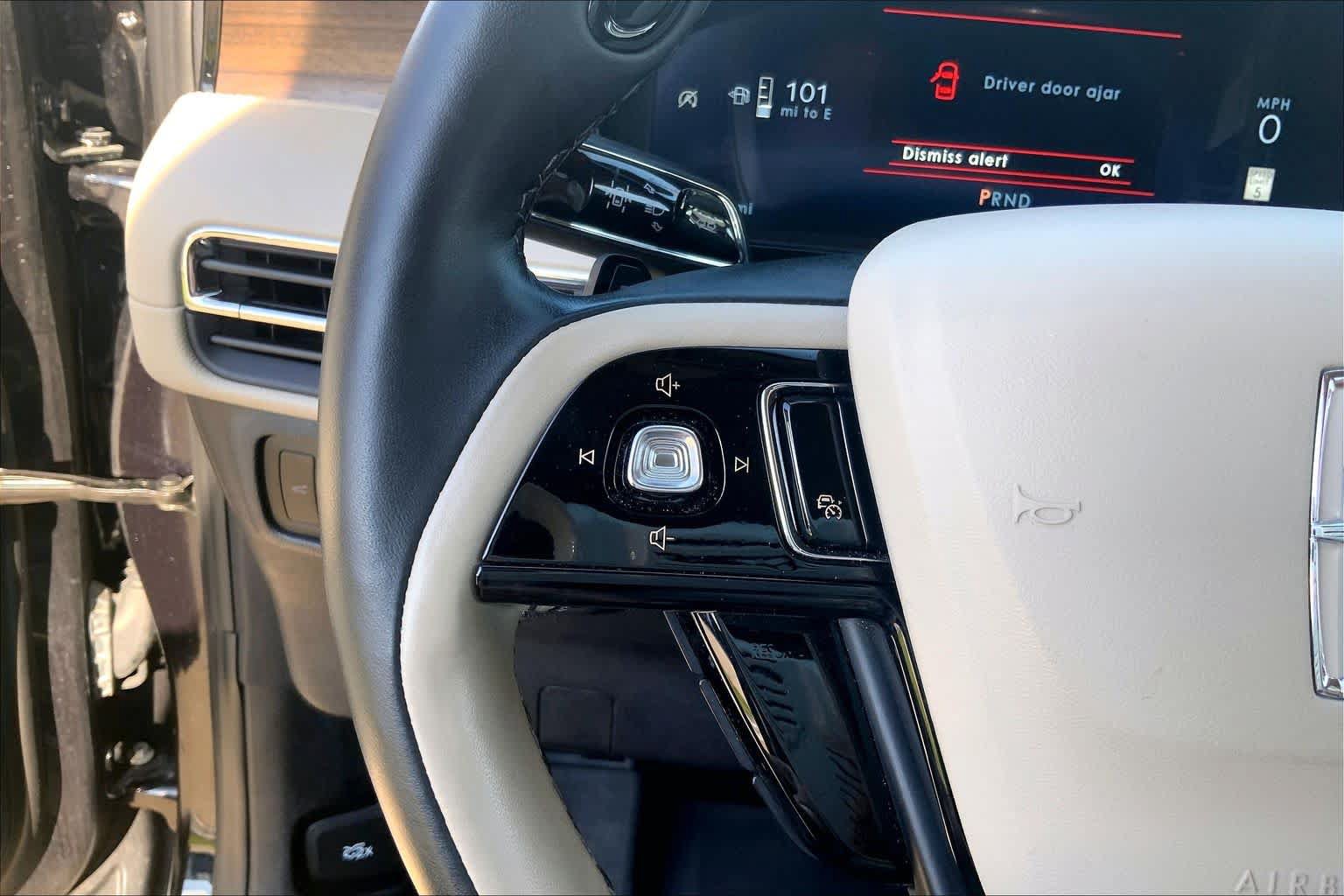 Used 2025 Lincoln Corsair Reserve AWD/4WD image 22