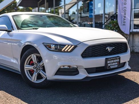 Used 2017 Ford Mustang Coupe RWD image 3