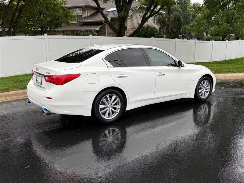 Used 2015 INFINITI Q50 Premium w/ Navigation Package AWD/4WD image 4