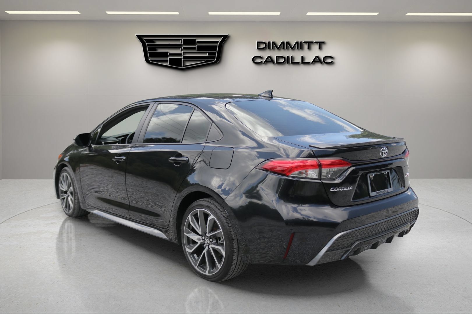 Used 2020 Toyota Corolla XSE FWD image 7