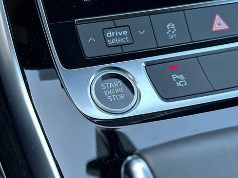 Used 2025 Audi Q8 Premium Plus w/ Premium Plus Package image 19