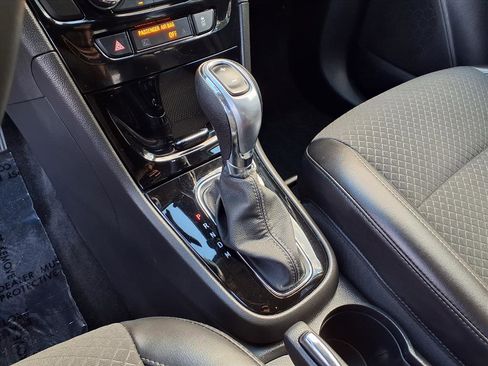 Used 2022 Buick Encore Preferred w/ Safety Package image 9