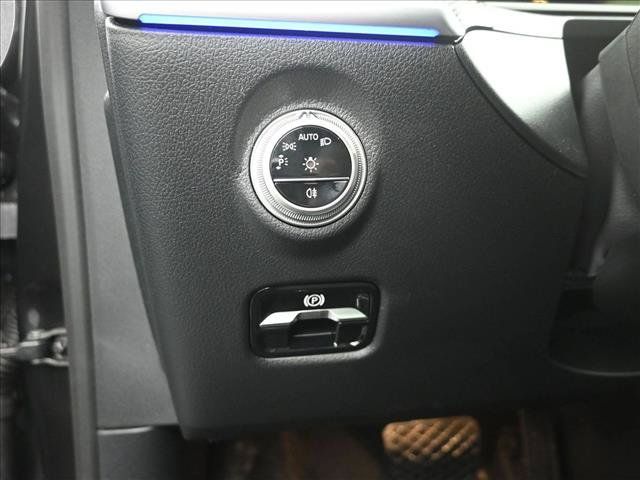 Certified 2026 Mercedes-Benz C 300 4MATIC Sedan image 11