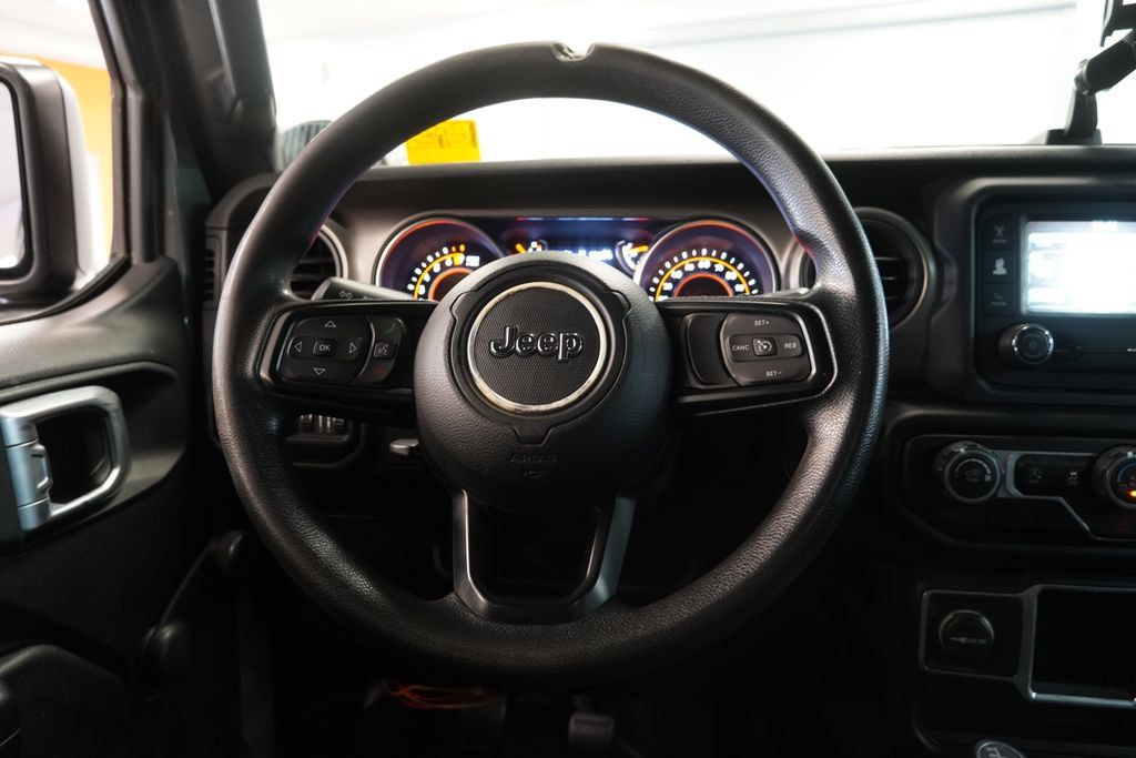 Used 2018 Jeep Wrangler Unlimited Sport AWD/4WD image 16