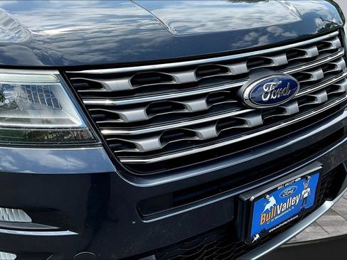 Used 2017 Ford Explorer XLT AWD/4WD image 35