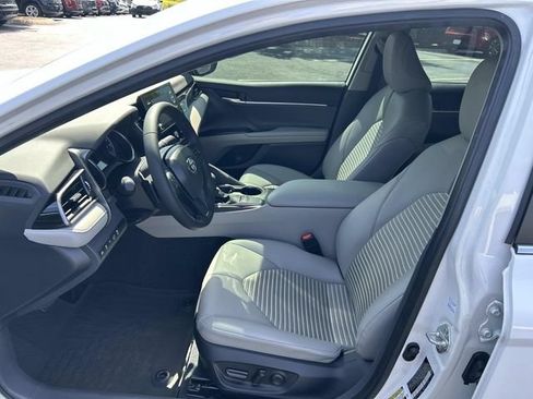 Used 2023 Toyota Camry SE FWD image 18