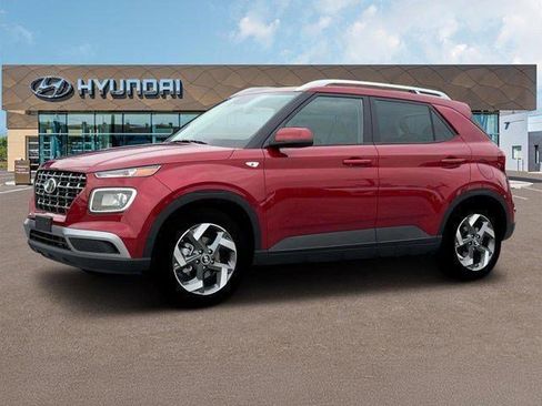 New 2025 Hyundai Venue SEL image 2