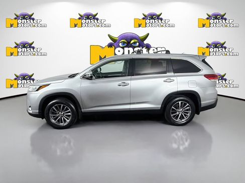 Used 2019 Toyota Highlander XLE AWD/4WD image 8