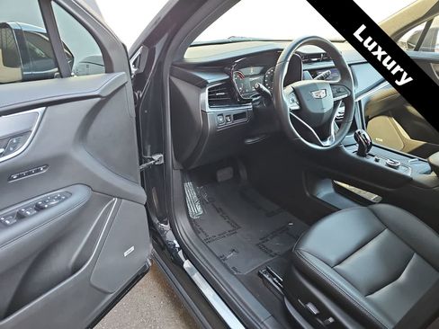 Used 2023 Cadillac XT6 Luxury AWD/4WD image 10