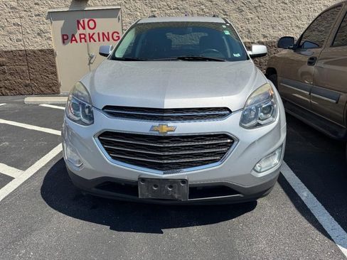 Used 2017 Chevrolet Equinox LT FWD image 3