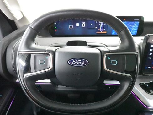 Certified 2025 Ford Expedition Platinum AWD/4WD image 14