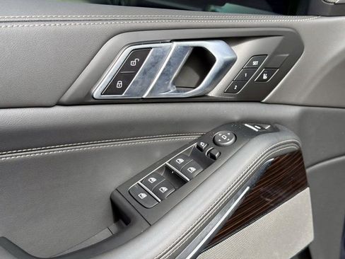 Certified 2026 BMW X5 sDrive40i w/ Executive Package RWD image 19