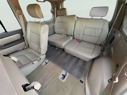 Used 2004 Toyota Land Cruiser image 19