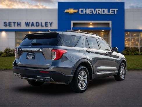 Used 2022 Ford Explorer XLT w/ Equipment Group 202A AWD/4WD image 7